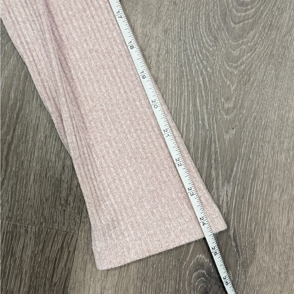 Old Navy Women's Light Pink Ribbed Long Sleeve Tee Size M - Picture 6 of 7